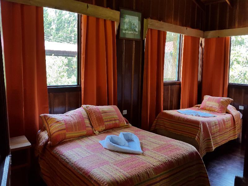 Hostel Villa Verde モンテベルデ エクステリア 写真