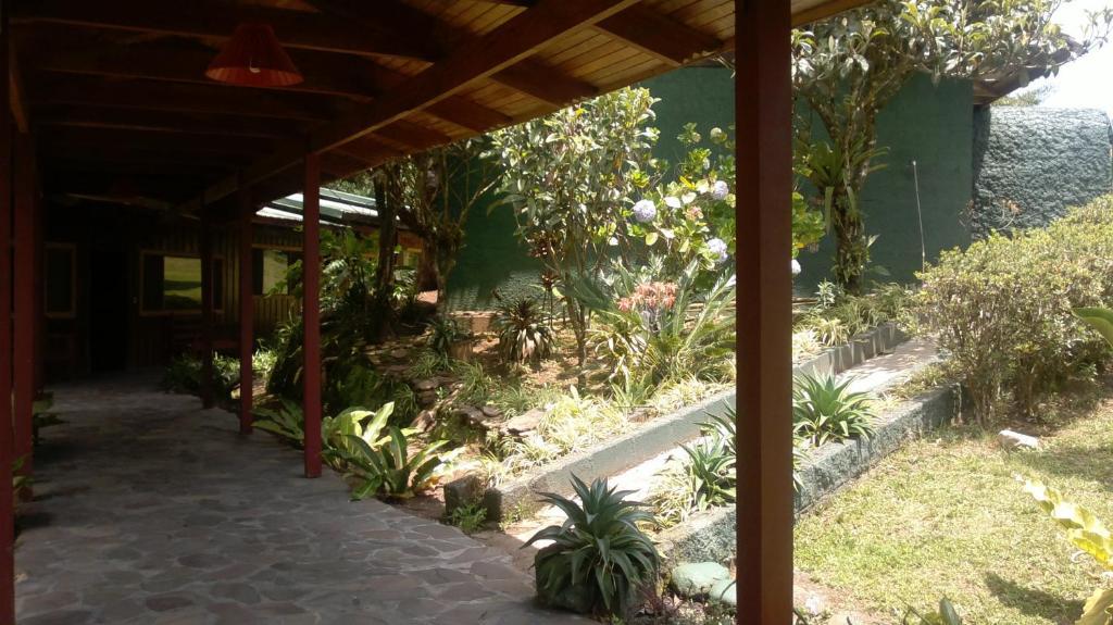 Hostel Villa Verde モンテベルデ エクステリア 写真