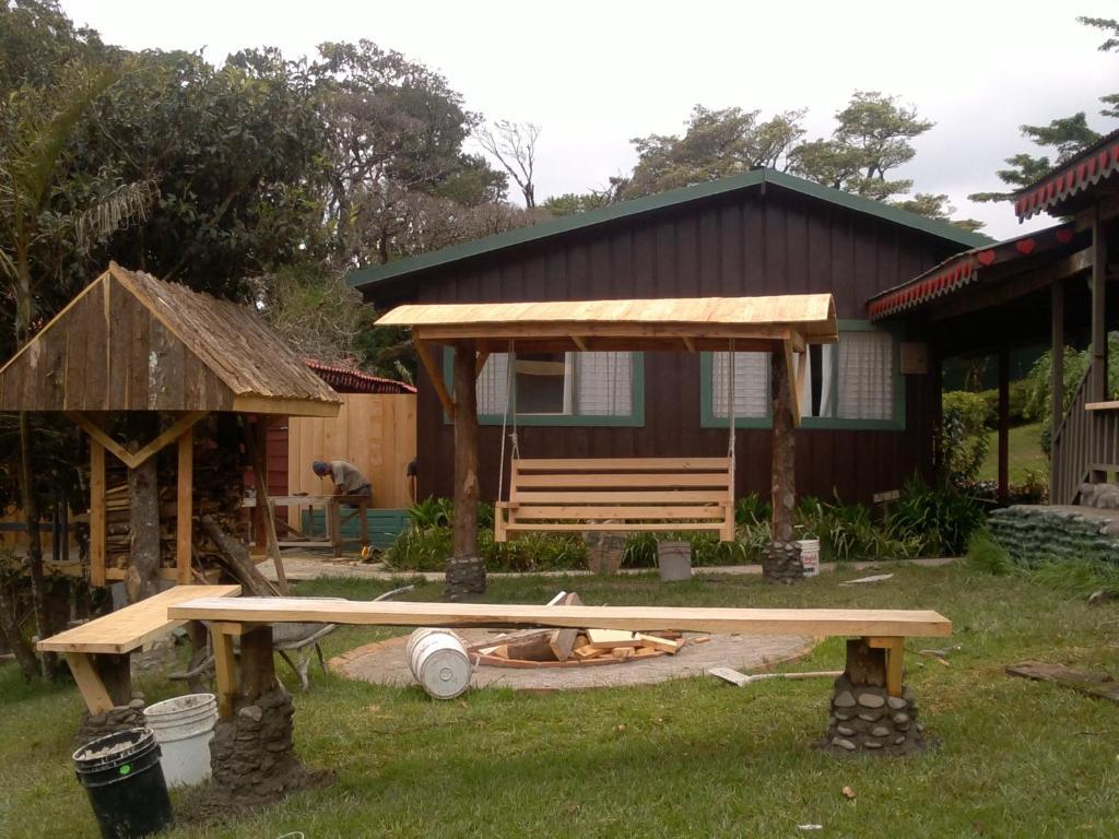Hostel Villa Verde モンテベルデ エクステリア 写真