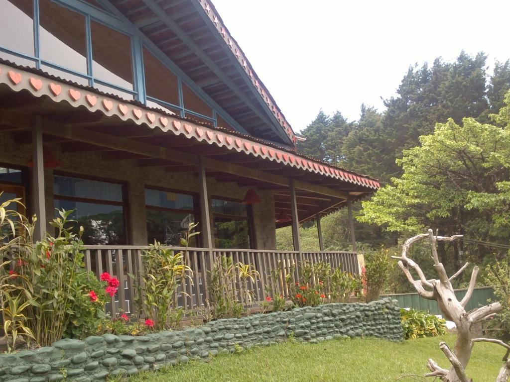 Hostel Villa Verde モンテベルデ エクステリア 写真