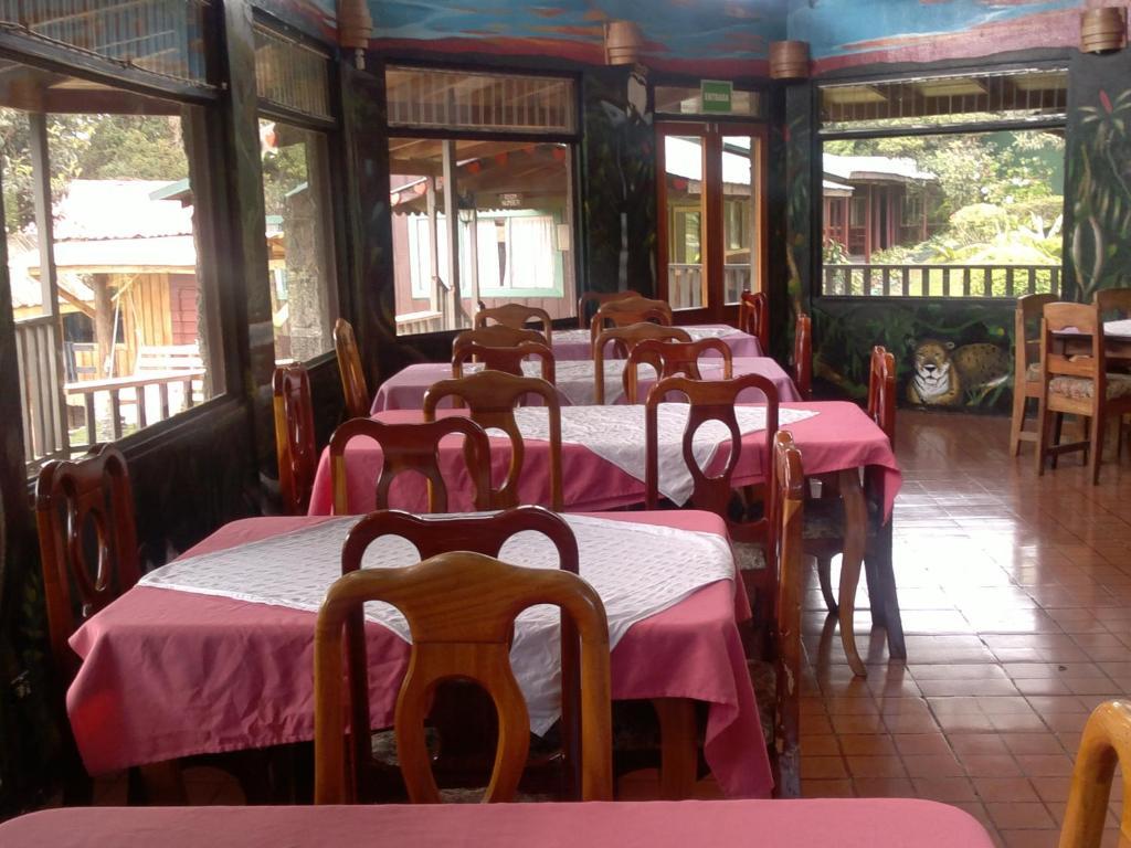 Hostel Villa Verde モンテベルデ エクステリア 写真