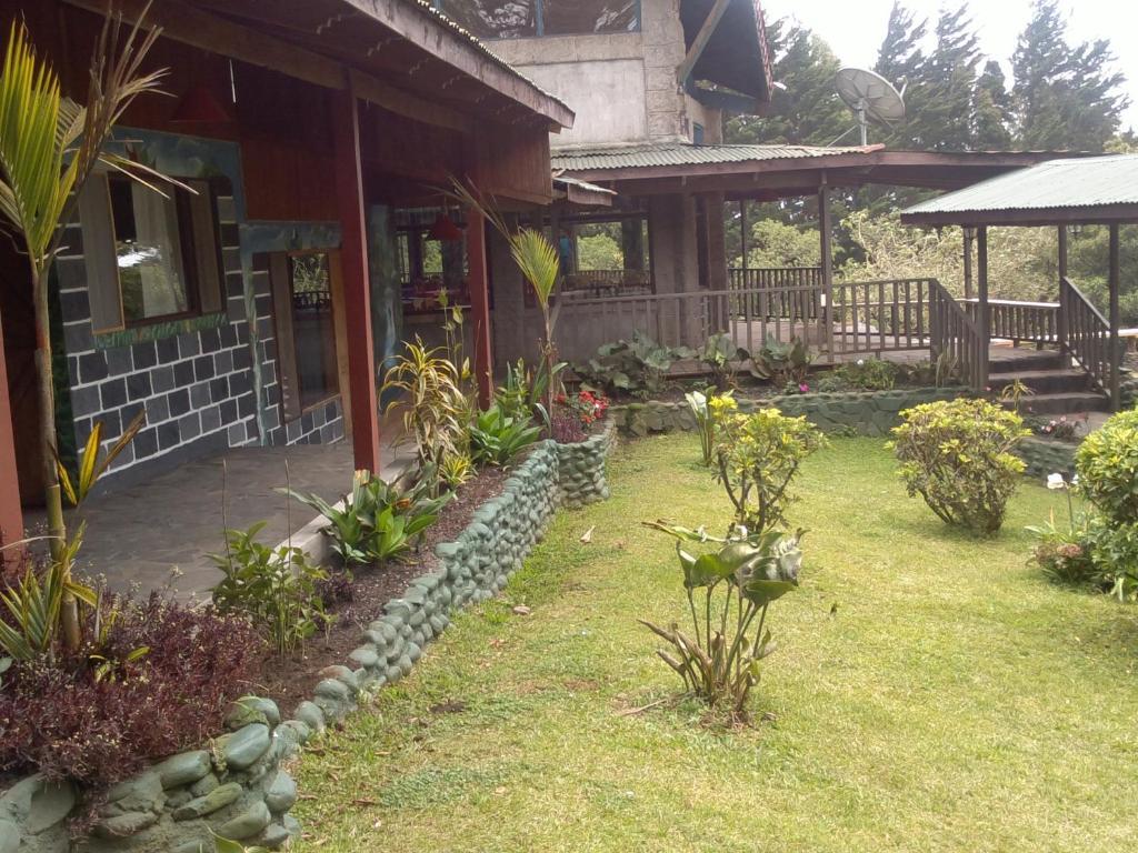 Hostel Villa Verde モンテベルデ エクステリア 写真