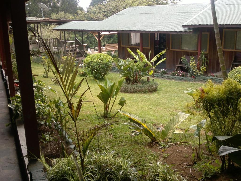 Hostel Villa Verde モンテベルデ エクステリア 写真