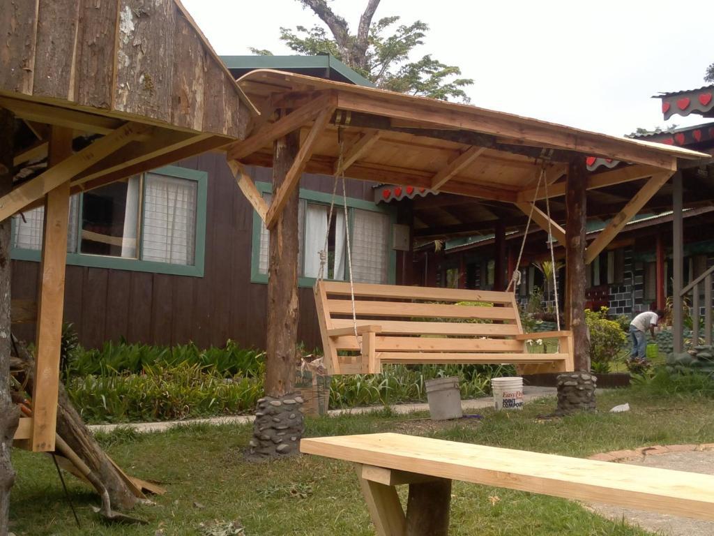 Hostel Villa Verde モンテベルデ エクステリア 写真