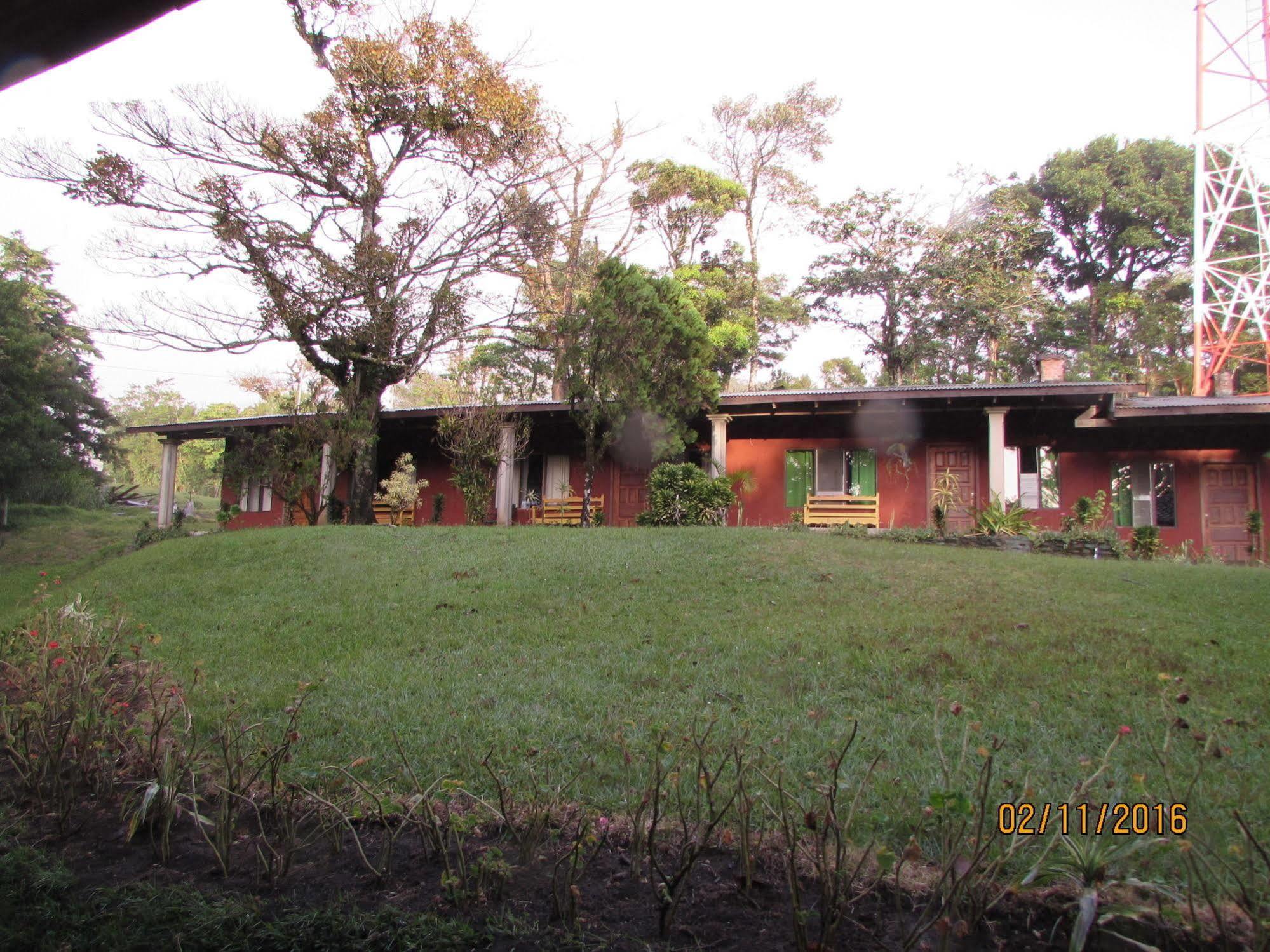 Hostel Villa Verde モンテベルデ エクステリア 写真